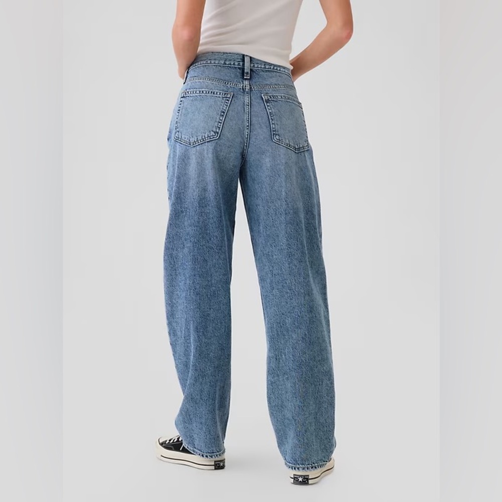 NWT! GAP Light High Rise Crossover Barrel Jeans - Size 30 / 10 🩷 #484783 - Picture 4 of 9